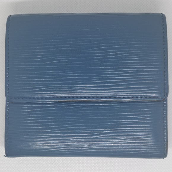 --SOLD-- Louis Vuitton compact refurbished LV Wallet - Picture 11 of 11